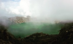 quilotoa_lake